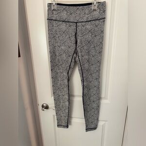 Lululemon leggings. Black and white pattern. Size 8.